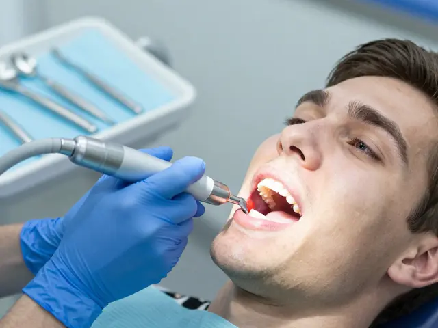 Proč chodit na dentální hygienu? Proč to není jen o bělení zubů