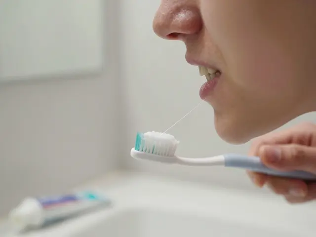 Jak se efektivně zbavit zubního plaku - průvodce pro každodenní péči