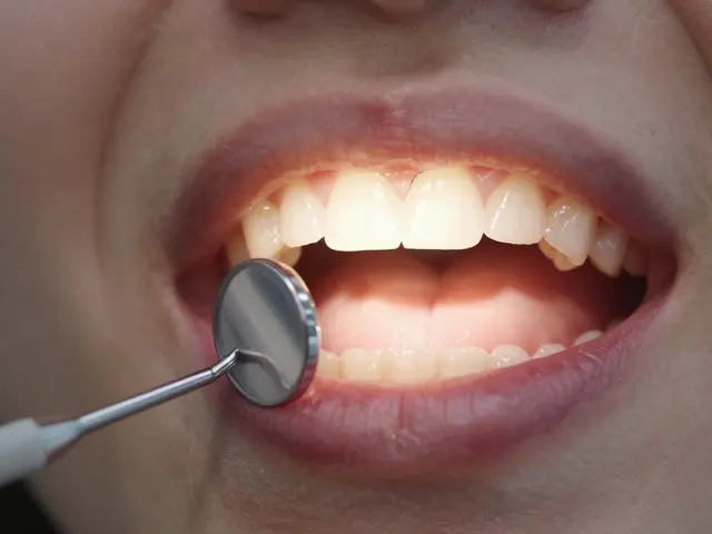 Jak se pozná prasklý zub? Příznaky, které byste neměli ignorovat